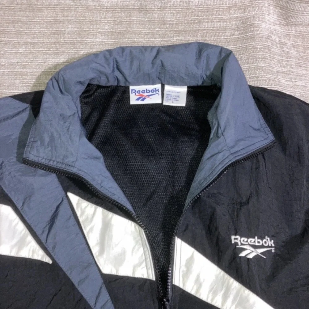 Vintage 90s Reebok Windbreaker White & Black Jacket Colorblock Packable Hood L
